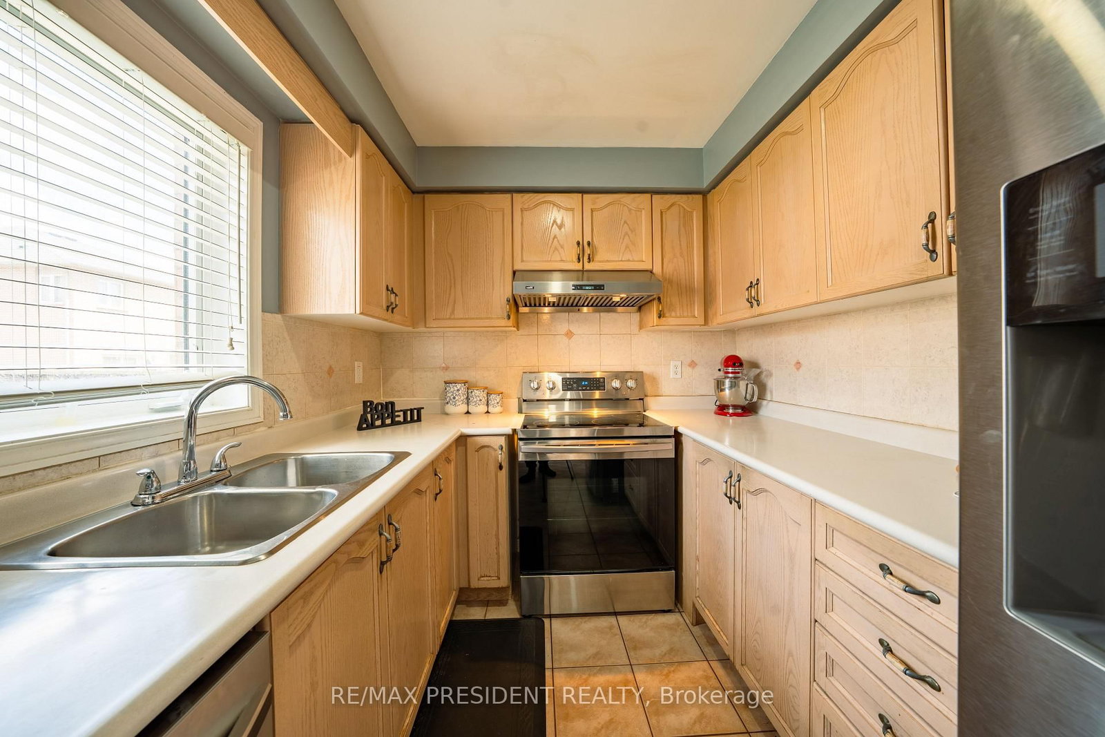4 Redfinch Way • Brampton, ON photo 18