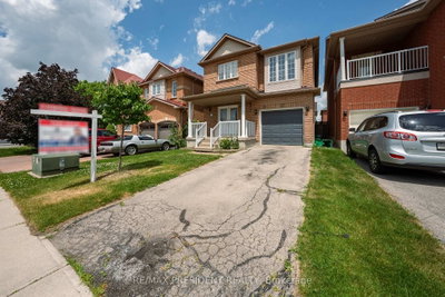 4 Redfinch Way • Brampton, ON photo 2