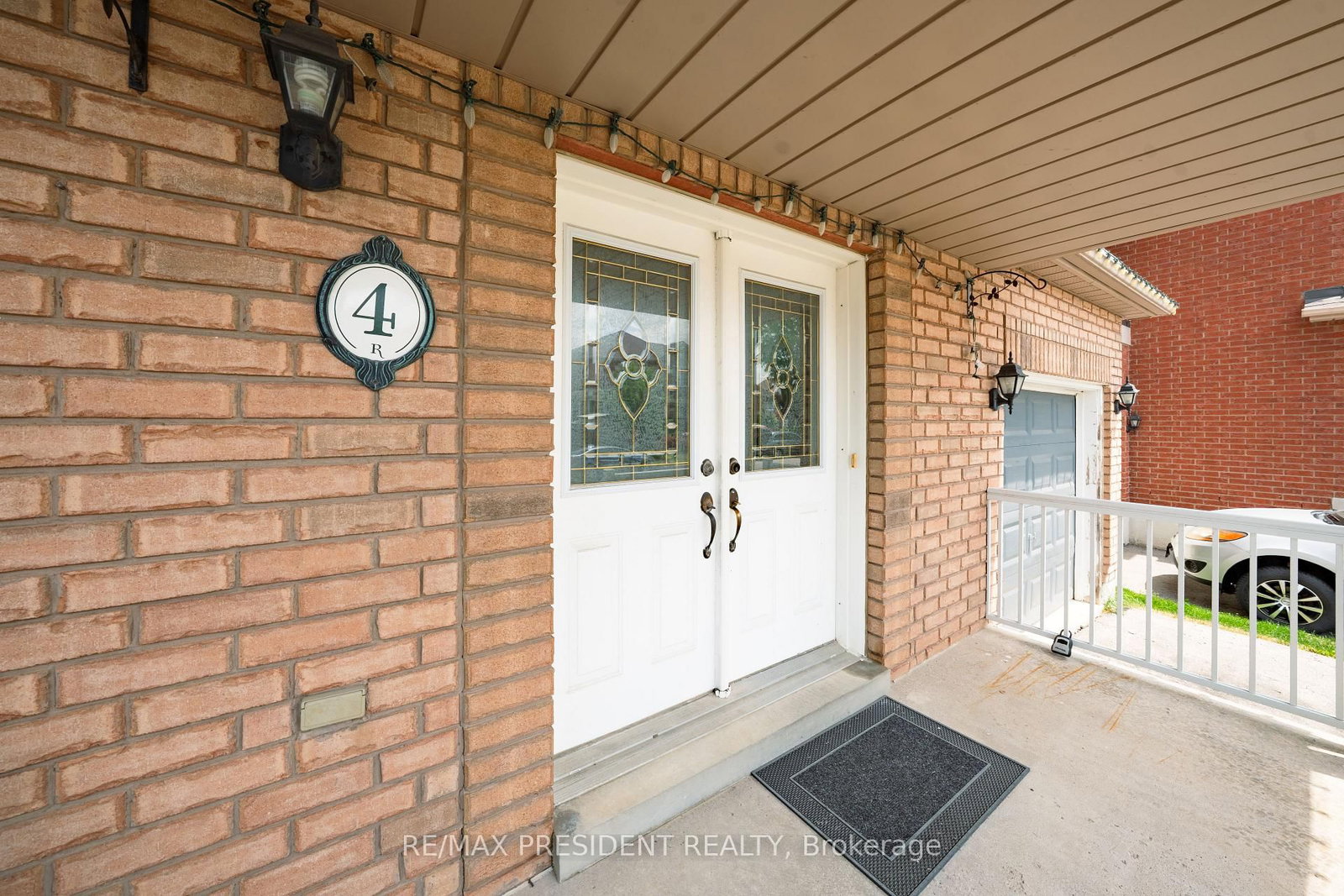4 Redfinch Way • Brampton, ON photo 4