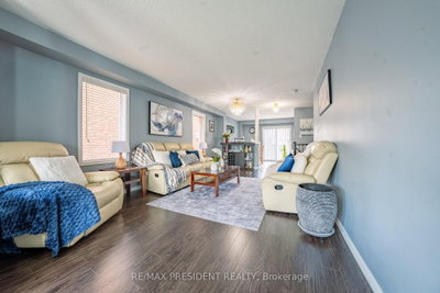 4 Redfinch Way • Brampton, ON photo 6
