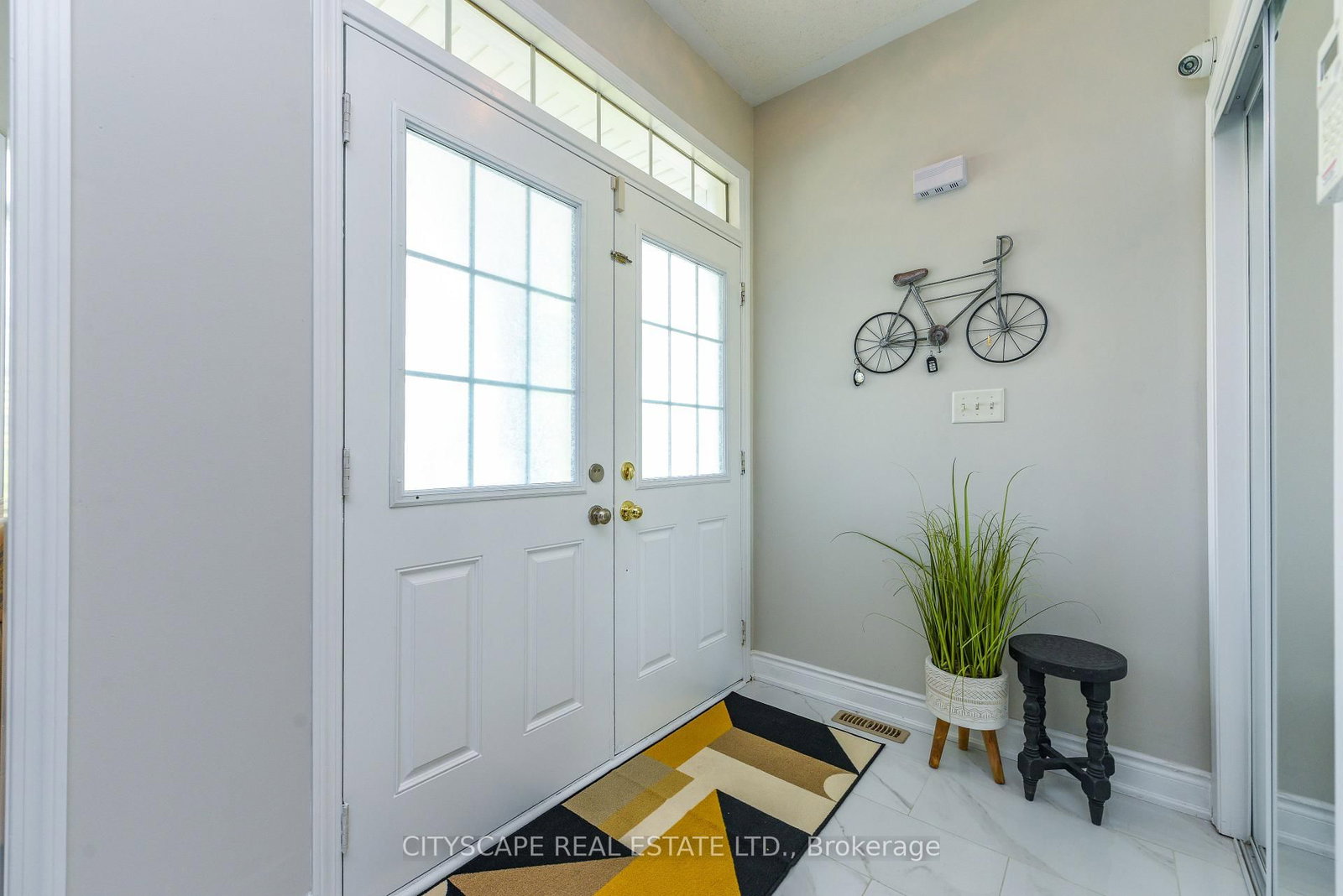 879 Bennett Boulevard • Milton, ON photo 4