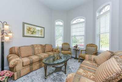 879 Bennett Boulevard • Milton, ON photo 5