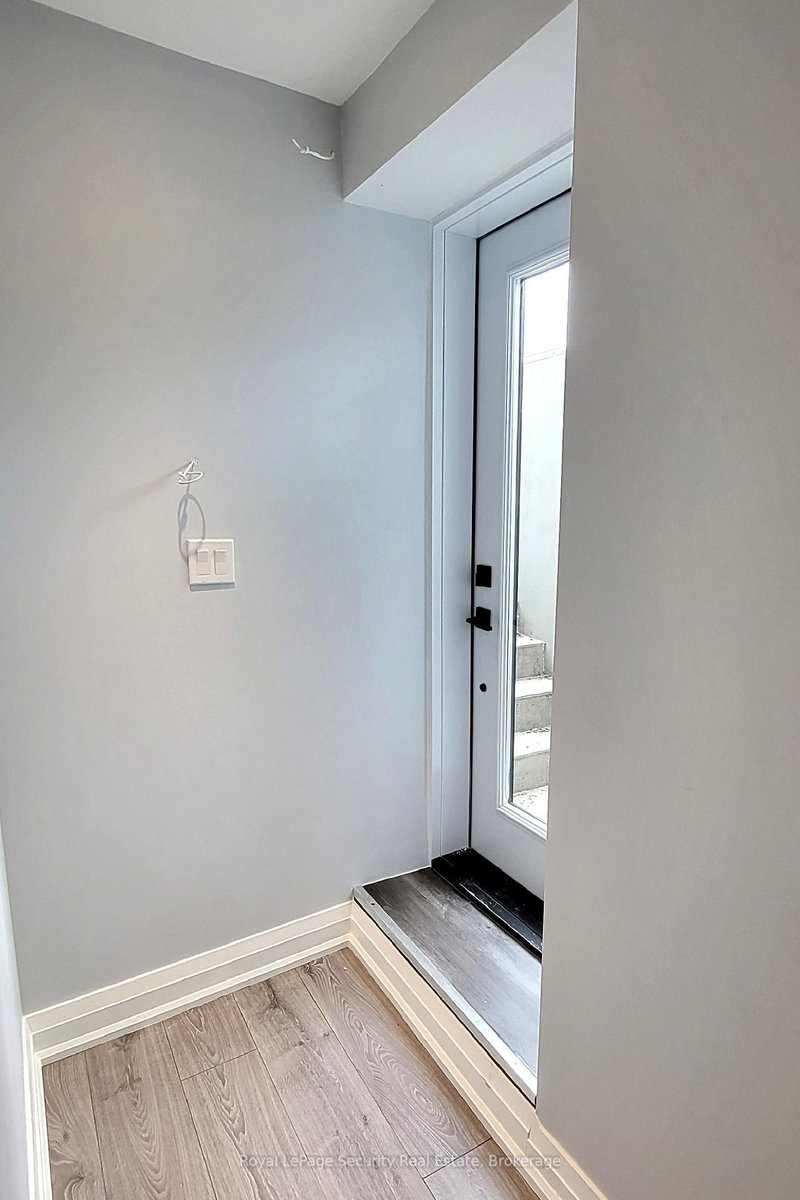 Lower #1 - 196 Strathnairn Avenue