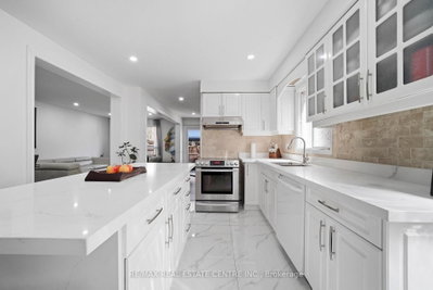 5235 Huntingfield Drive • Mississauga, ON photo 8
