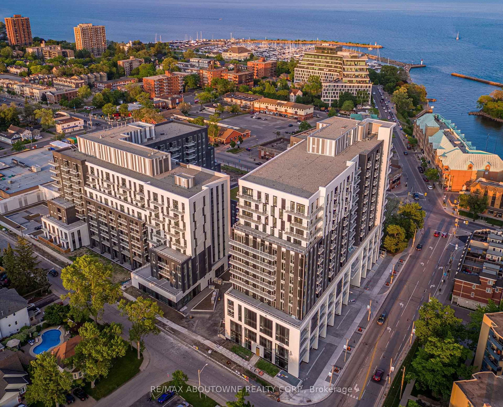 B0416 - 133 Bronte Road, Oakville 2