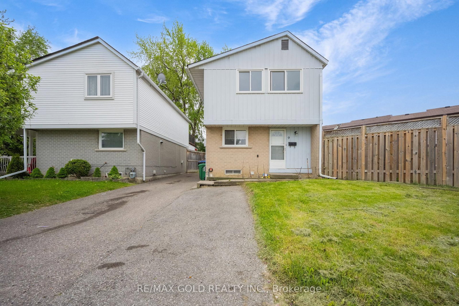 9 Havenbrook Court • Brampton, ON photo 1