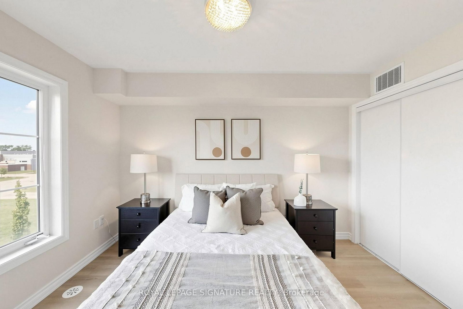 2441 Greenwich Drive • #11 • Oakville, ON photo 14