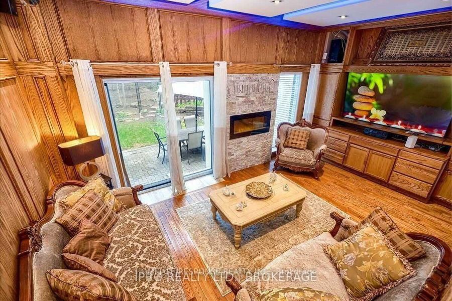 6679 SHELTER BAY Road • #46 • Mississauga, ON photo 12