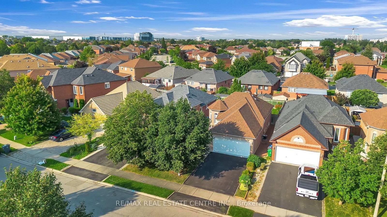 111 Springview Drive • Brampton, ON photo 3