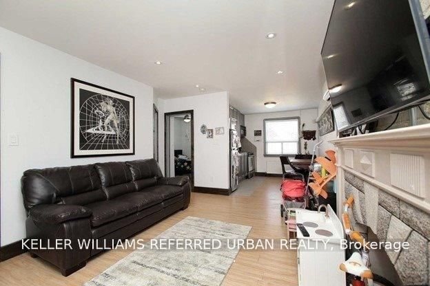 Main - 2286 Dufferin Street