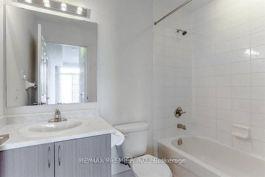 54 SKY HARBOUR Drive • #313 • Brampton, ON photo 16