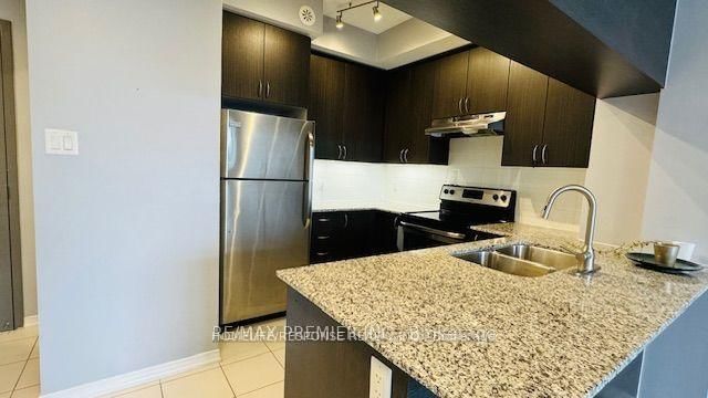 313 - 54 SKY HARBOUR Drive