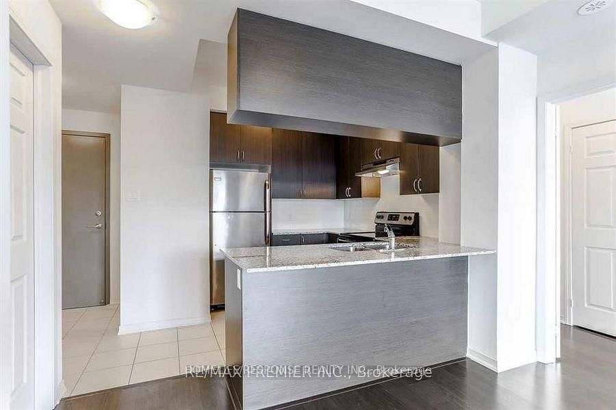 54 SKY HARBOUR Drive • #313 • Brampton, ON photo 9