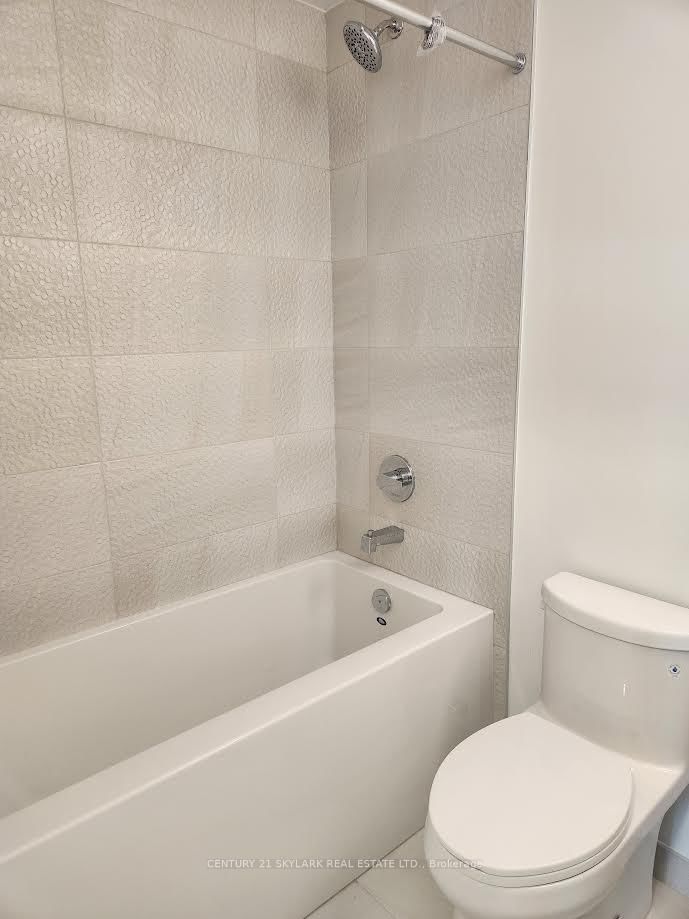 1011-5105 Hurontario St, Mississauga, view 4