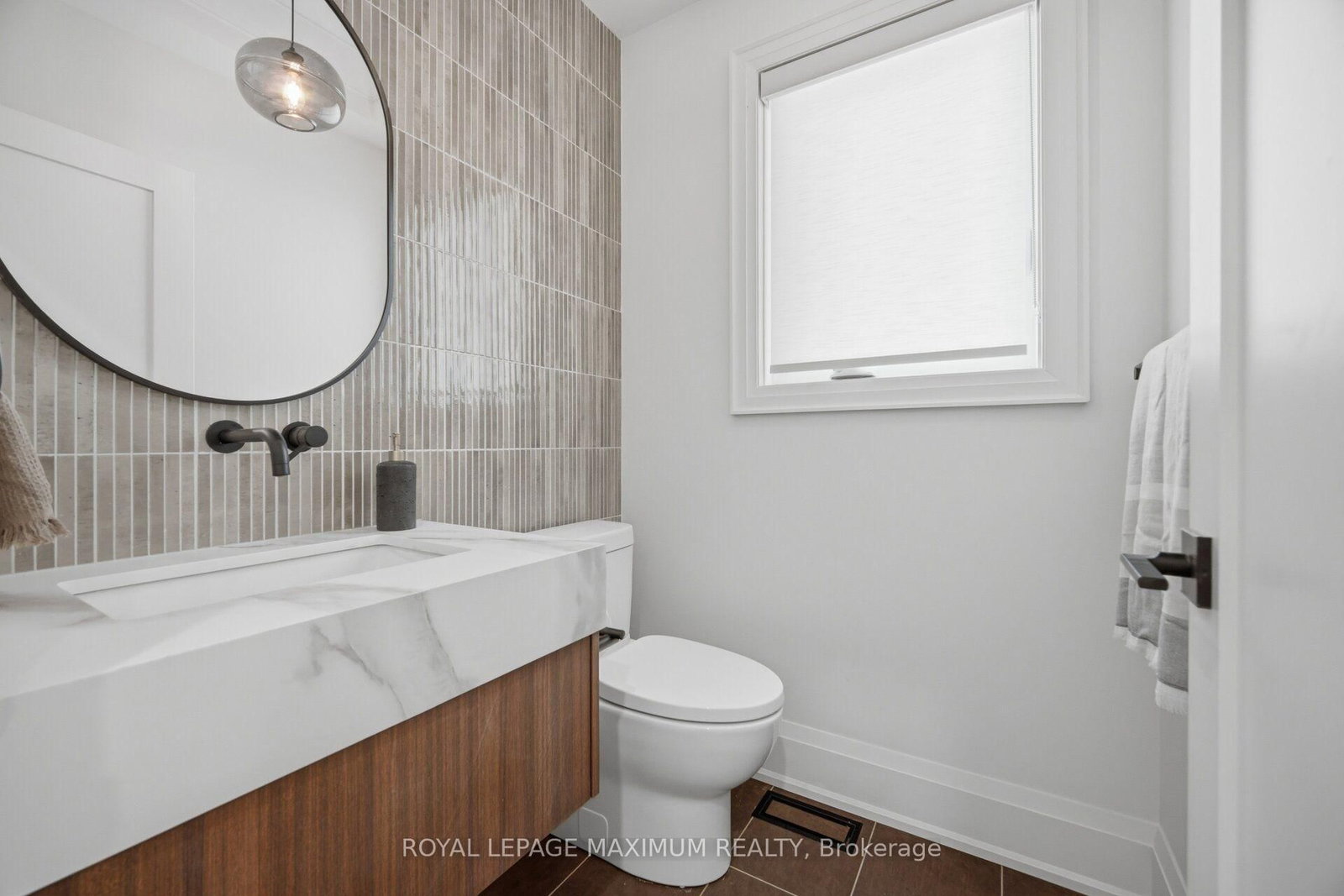 11 Park Boulevard • Toronto, ON photo 19