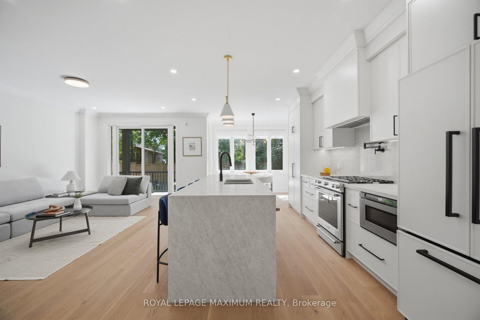 11 Park Boulevard • Toronto, ON photo 9