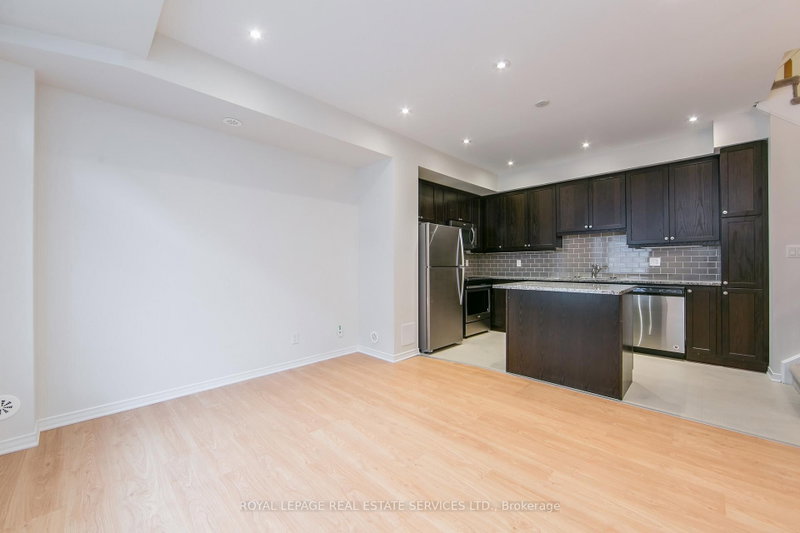94 - 15 Applewood Lane