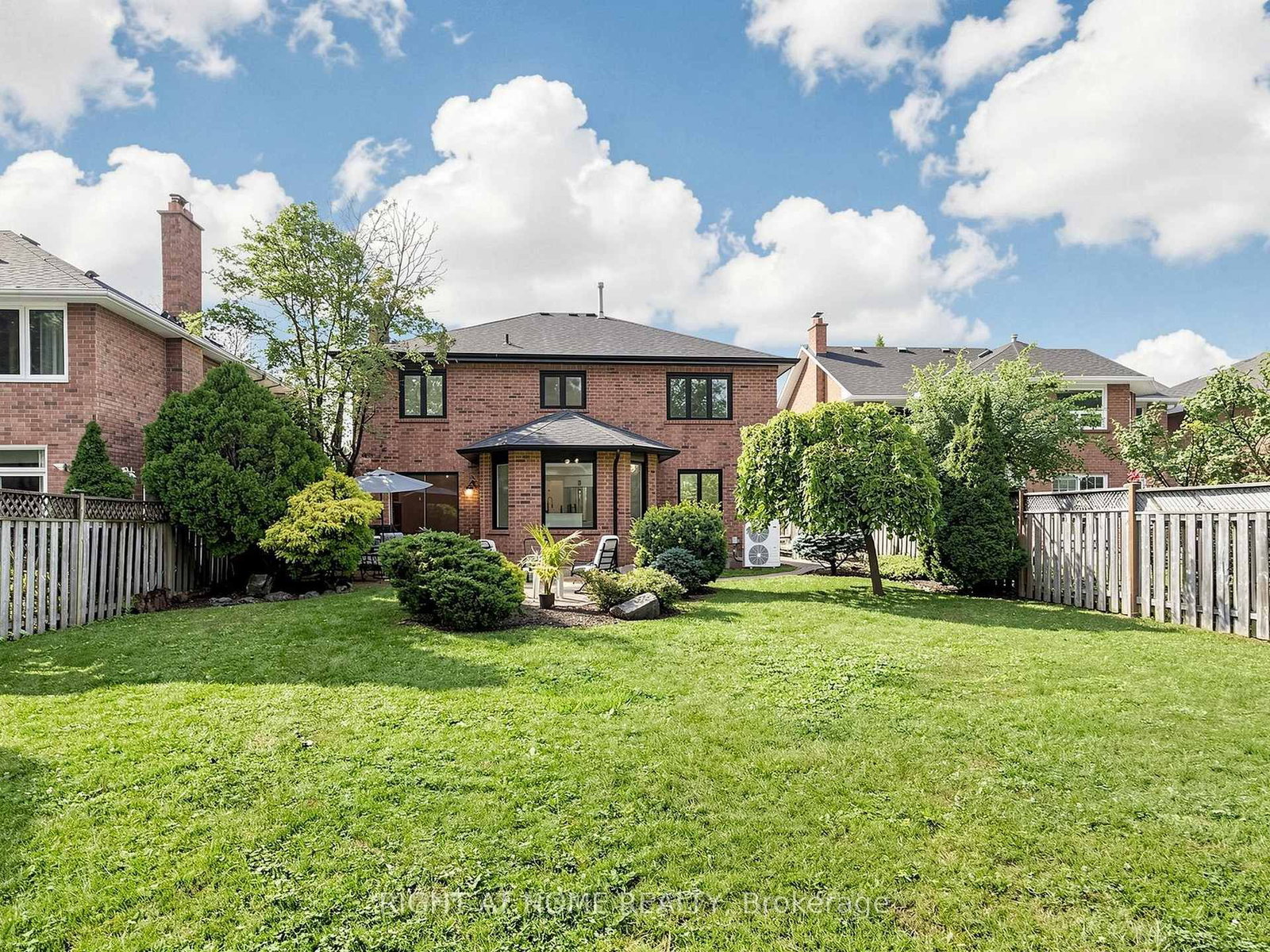 2920 Kingsway Drive • Oakville, ON photo 4