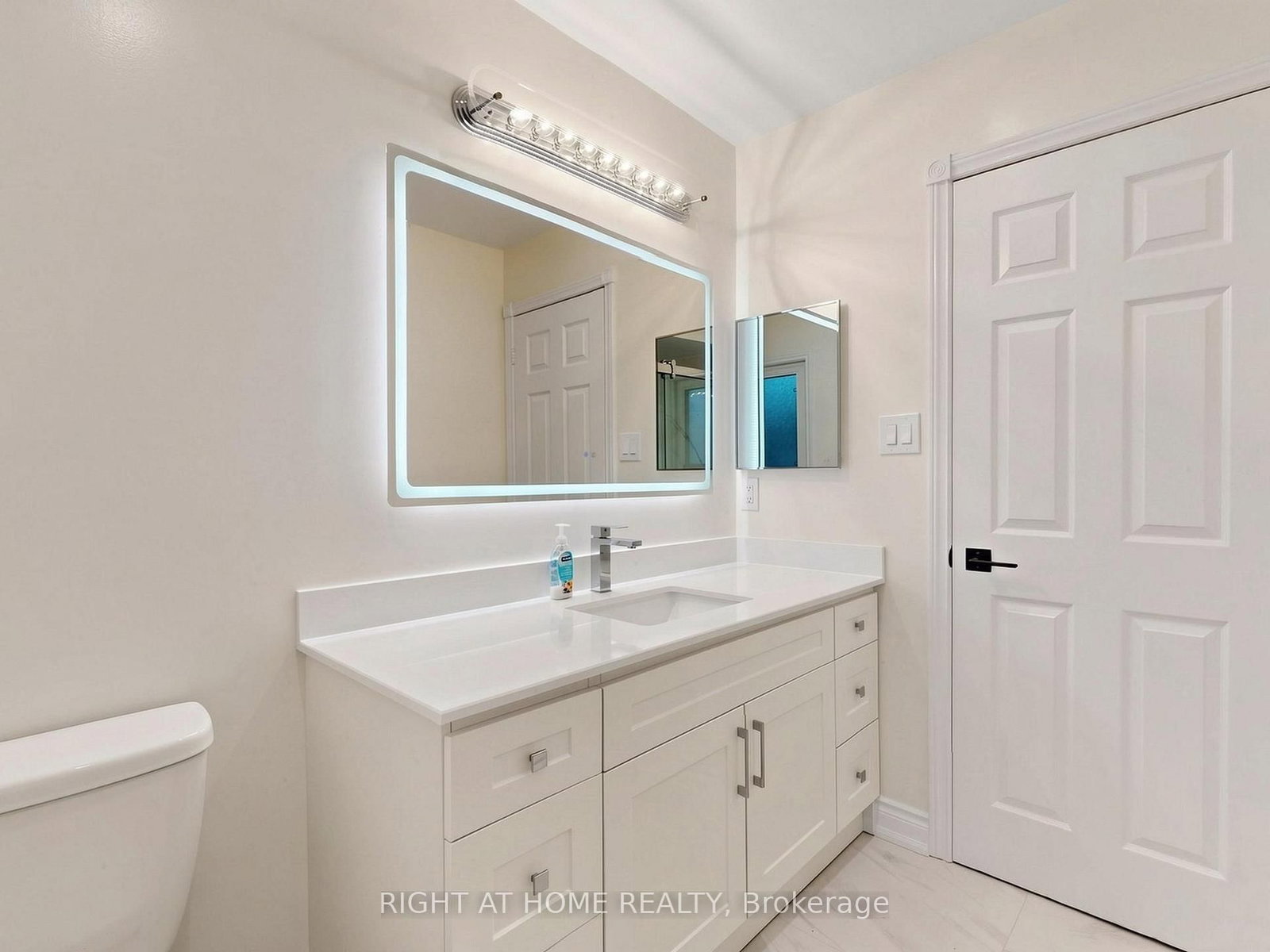 2920 Kingsway Drive • Oakville, ON photo 45