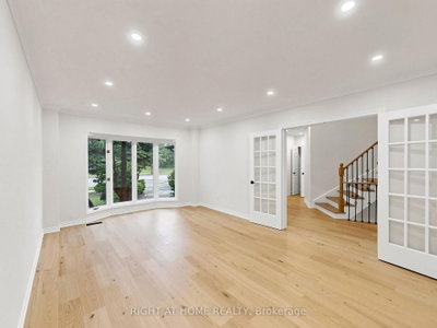 2920 Kingsway Drive • Oakville, ON photo 6