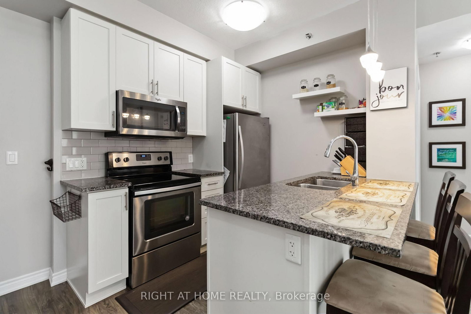 2490 Old Bronte Road • #301 • Oakville, ON photo 15