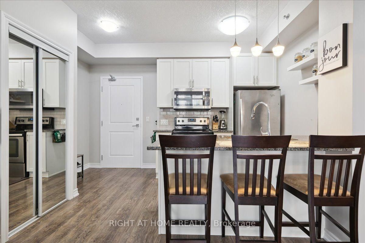 2490 Old Bronte Road • #301 • Oakville, ON photo 17