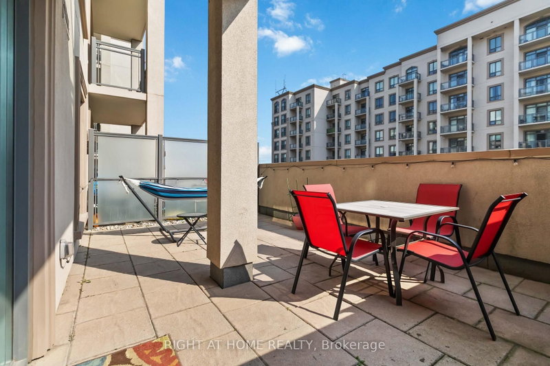 301 - 2490 Old Bronte Road