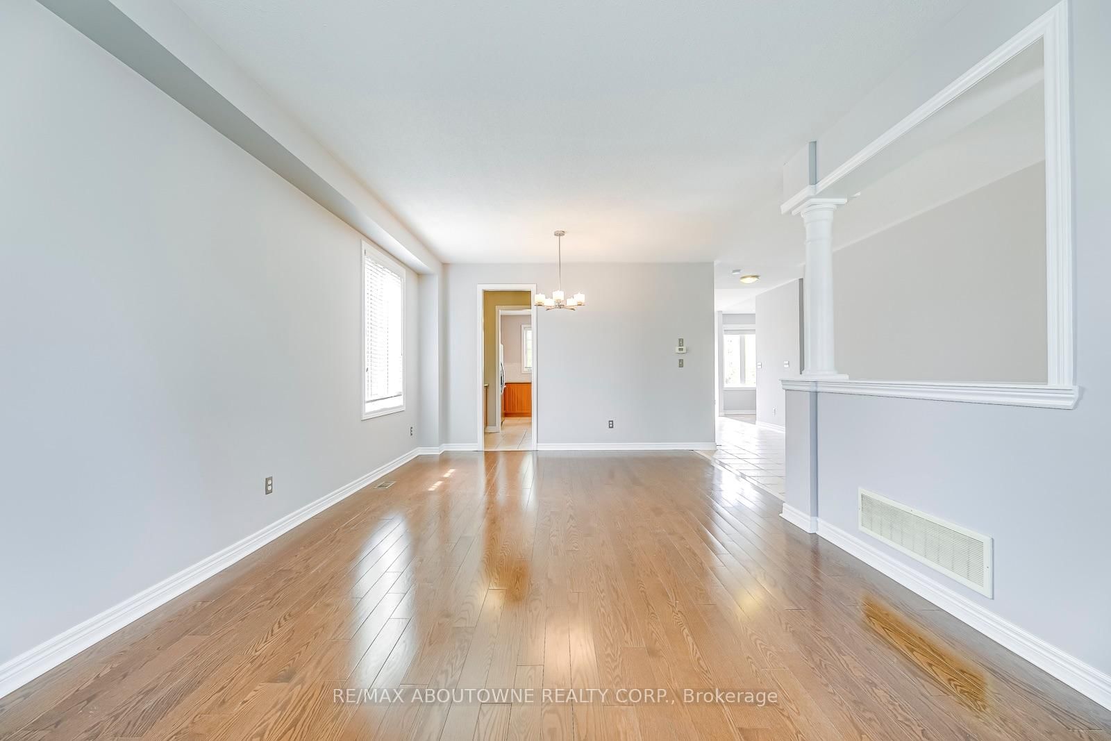 2290 Woodmont Oakville,ON L6M 5A1 — Photo 10