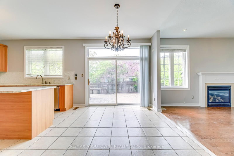 2290 Woodmont Oakville,ON L6M 5A1 — Photo 11