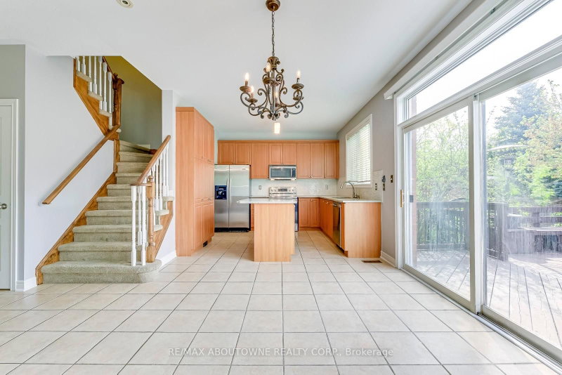 2290 Woodmont Oakville,ON L6M 5A1 — Photo 12