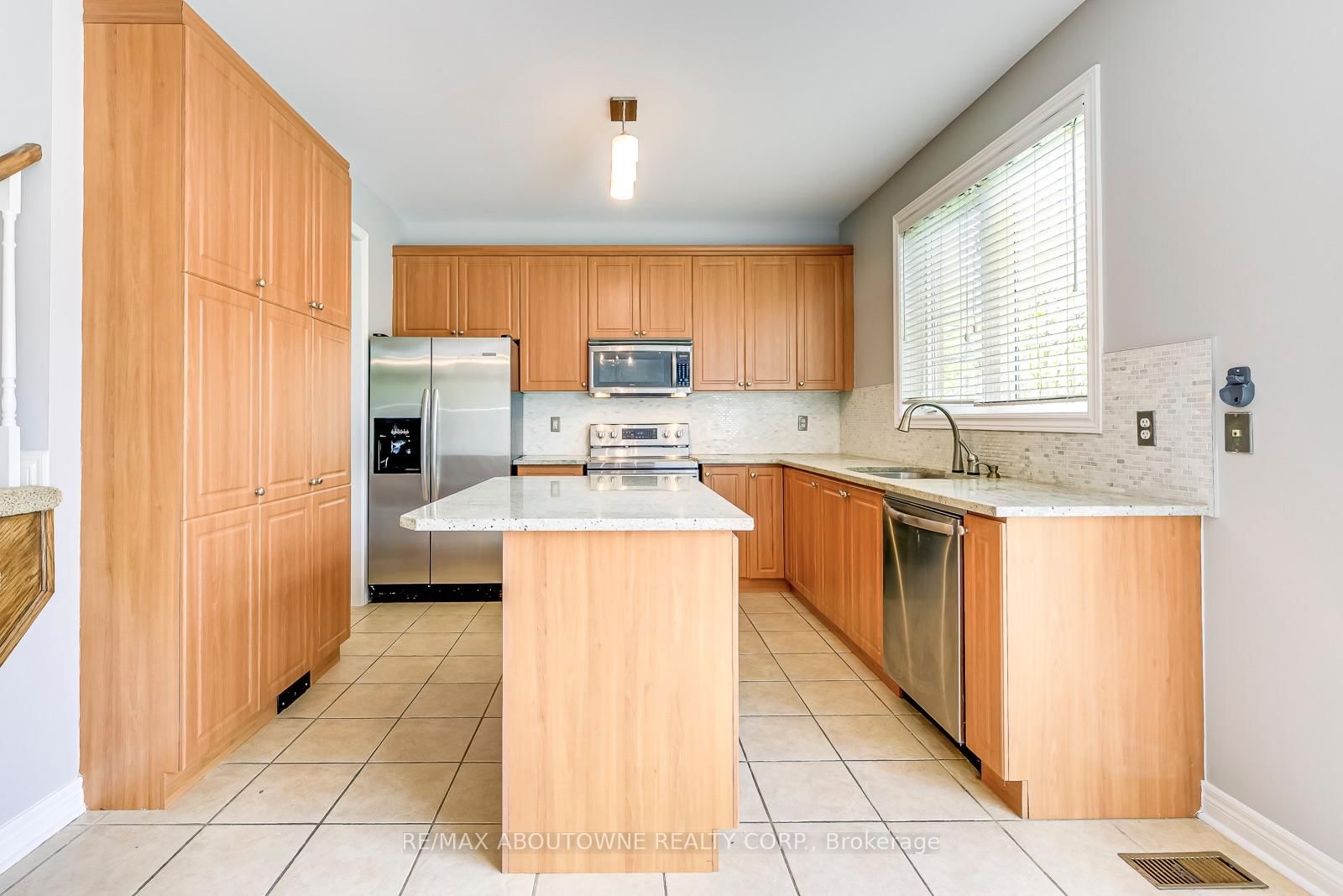 2290 Woodmont Oakville,ON L6M 5A1 — Photo 14