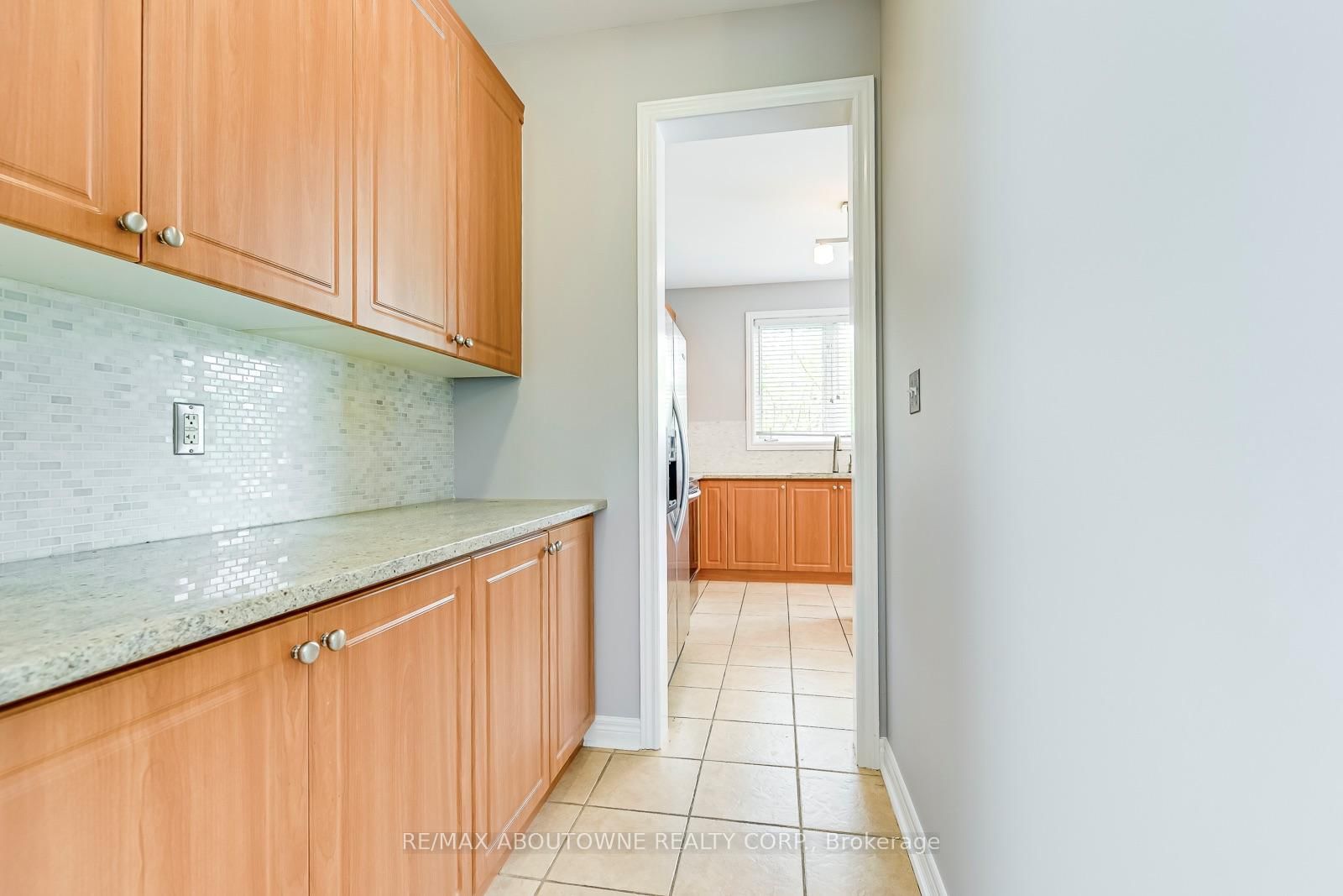 2290 Woodmont Oakville,ON L6M 5A1 — Photo 19