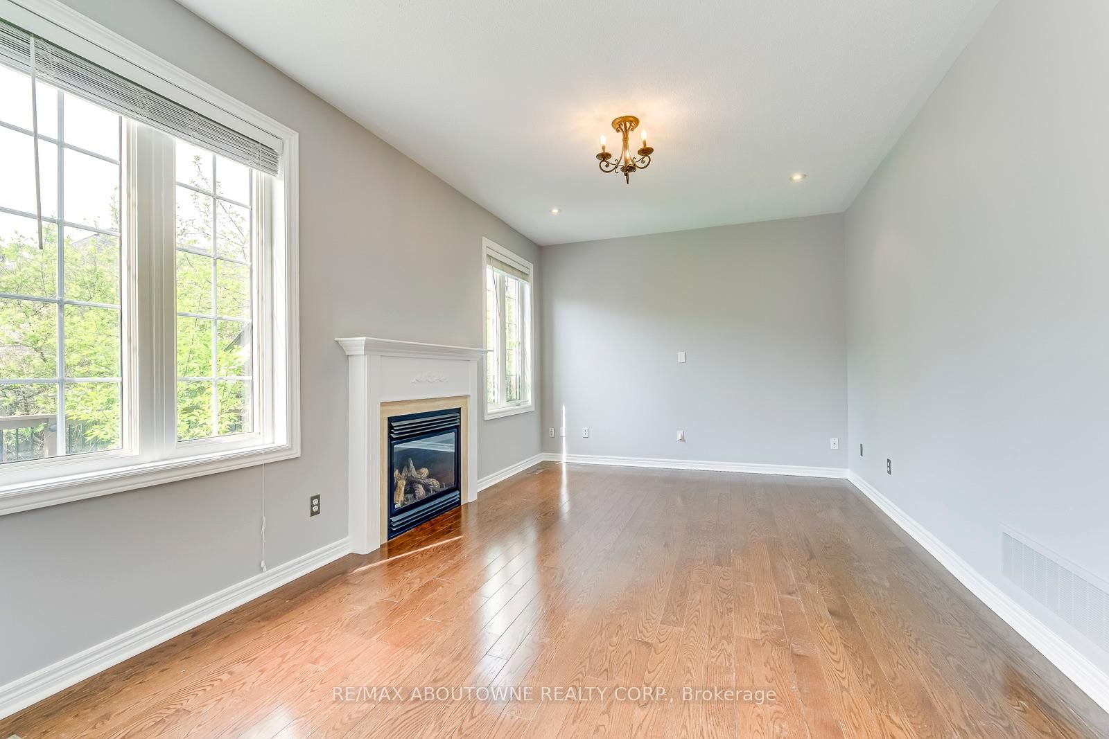 2290 Woodmont Oakville,ON L6M 5A1 — Photo 20