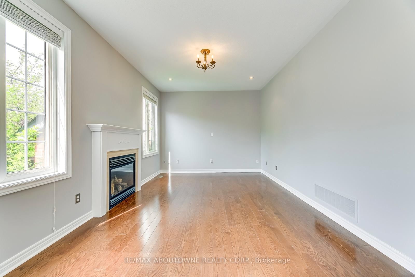 2290 Woodmont Oakville,ON L6M 5A1 — Photo 21