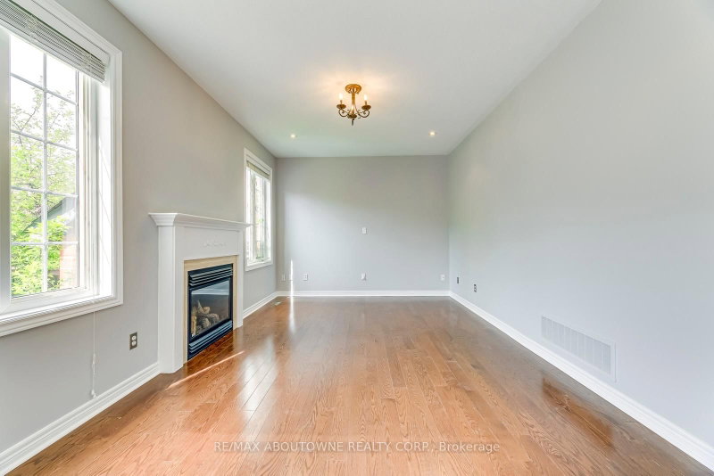 2290 Woodmont Oakville,ON L6M 5A1 — Photo 21