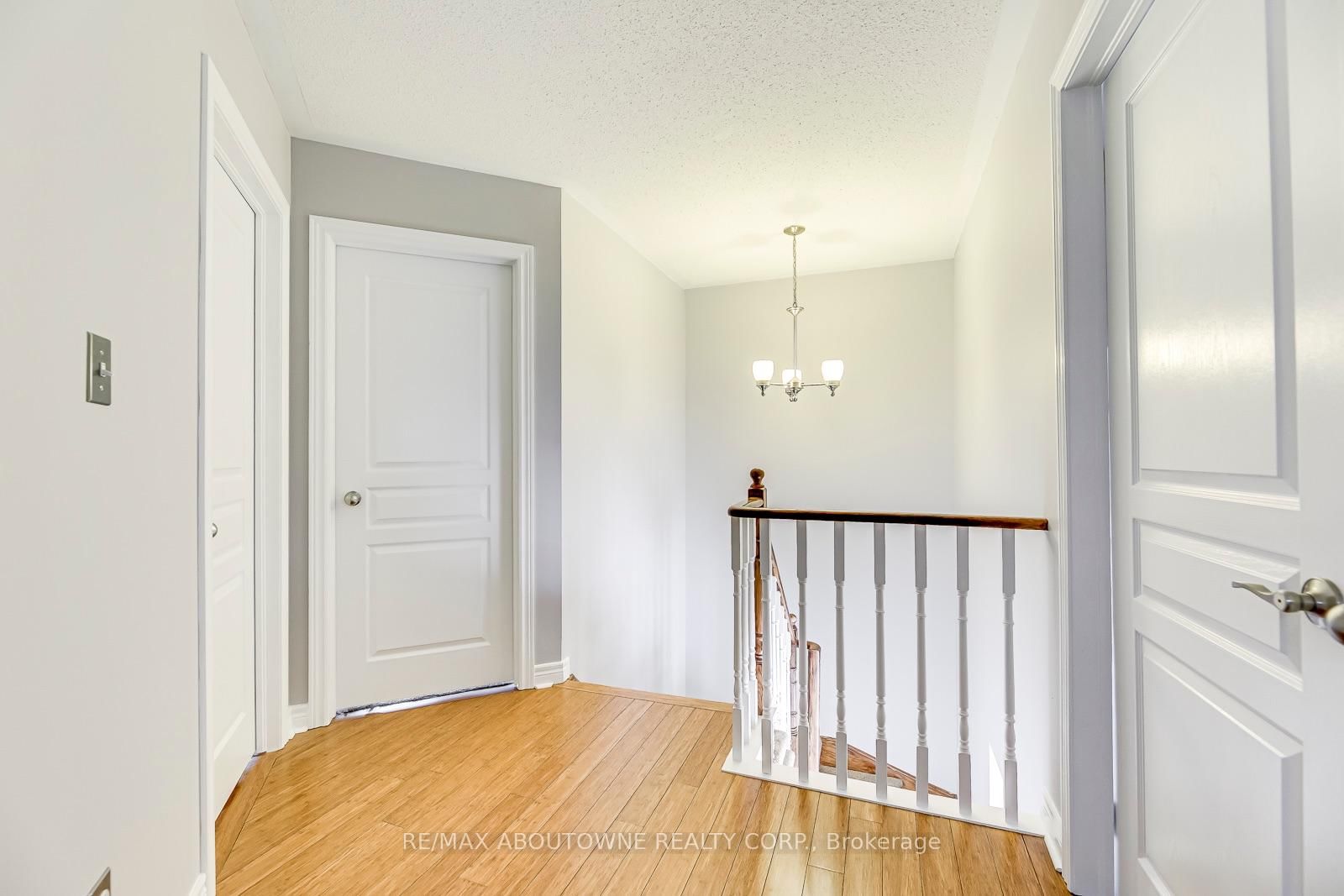 2290 Woodmont Oakville,ON L6M 5A1 — Photo 25