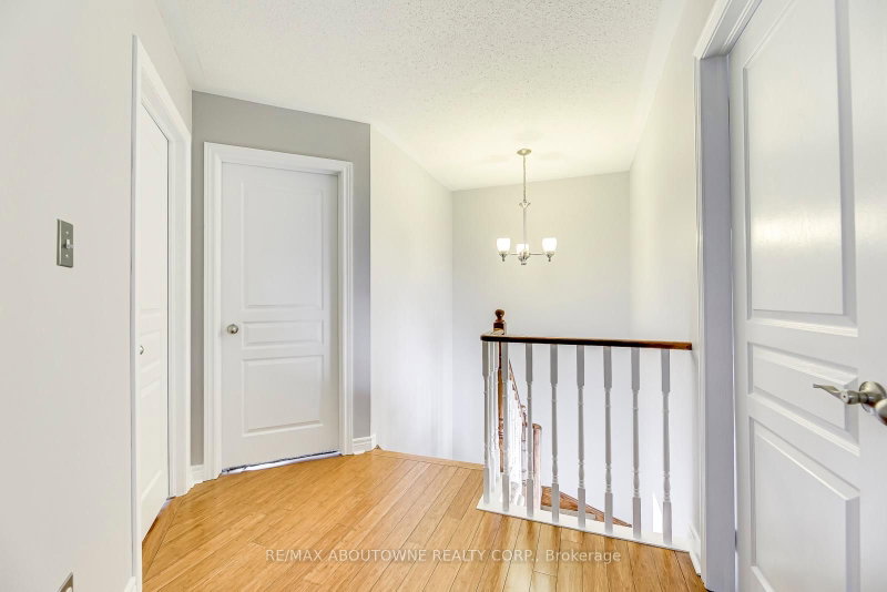 2290 Woodmont Oakville,ON L6M 5A1 — Photo 25