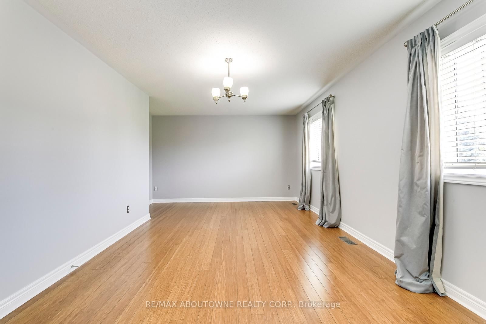 2290 Woodmont Oakville,ON L6M 5A1 — Photo 26