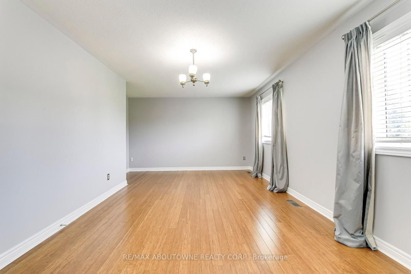 2290 Woodmont Oakville,ON L6M 5A1 — Photo 26