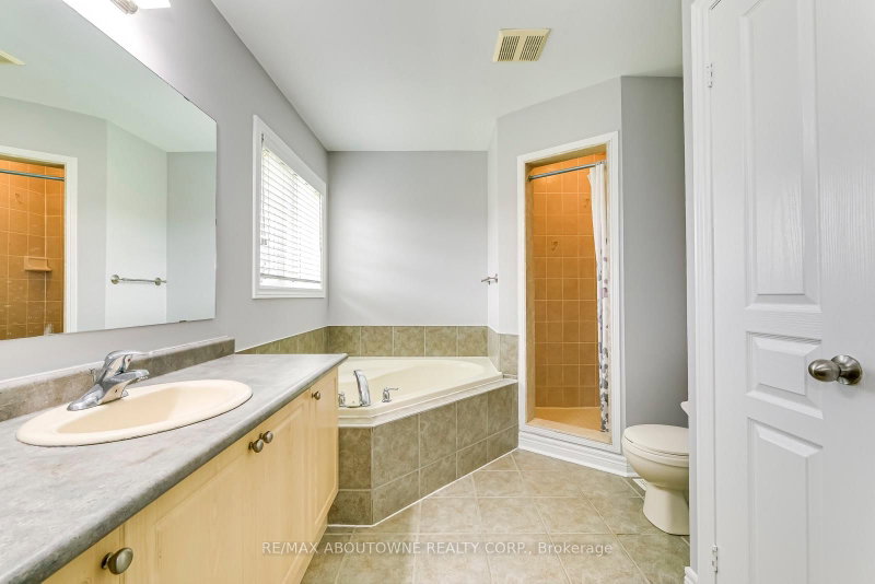 2290 Woodmont Oakville,ON L6M 5A1 — Photo 29