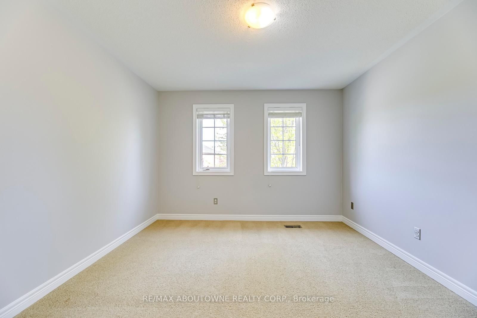 2290 Woodmont Oakville,ON L6M 5A1 — Photo 33