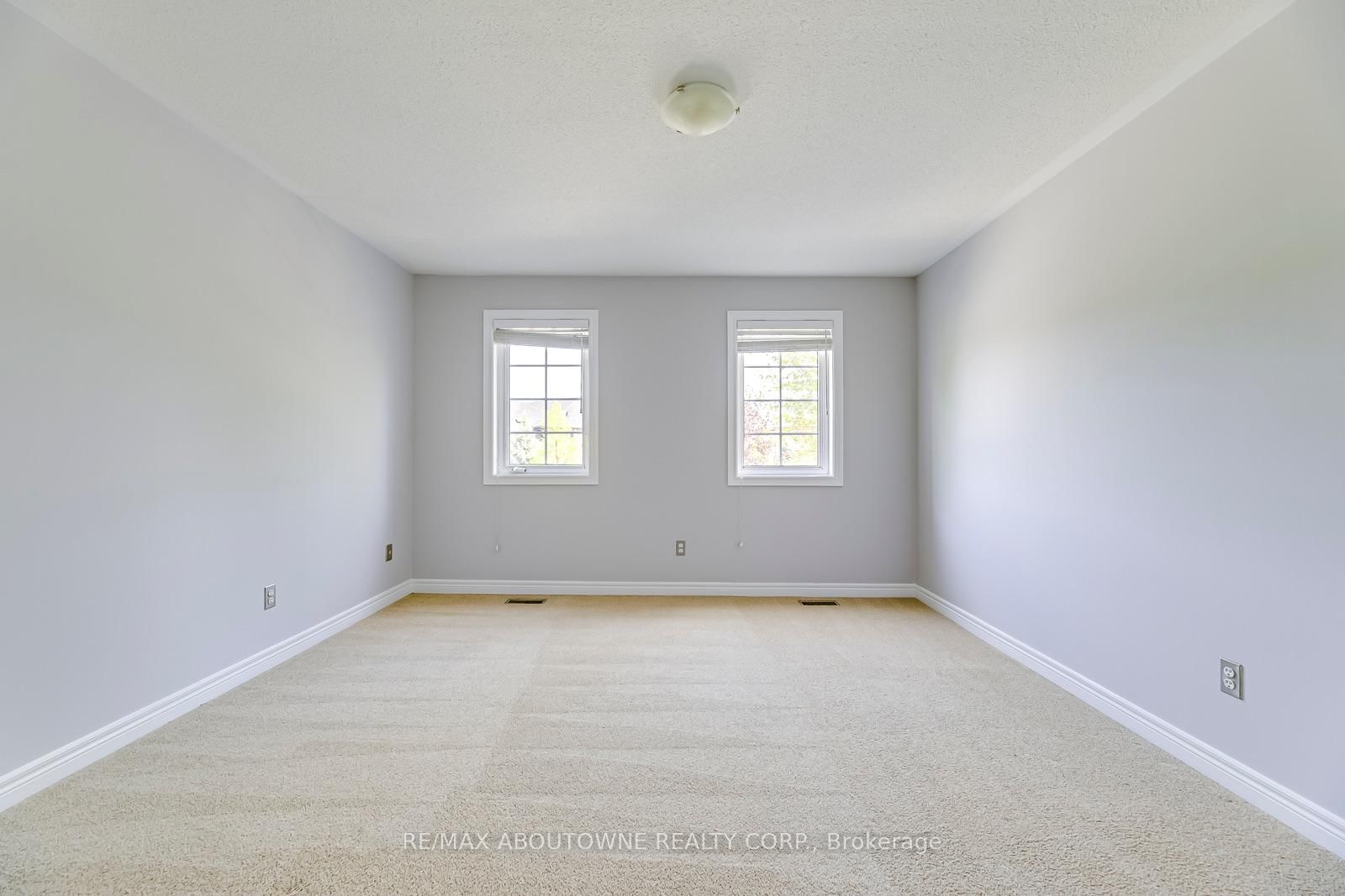 2290 Woodmont Oakville,ON L6M 5A1 — Photo 35