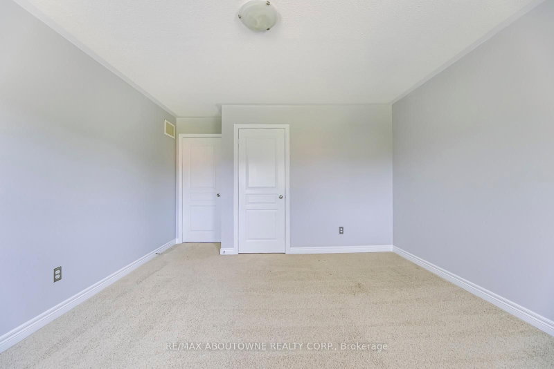 2290 Woodmont Oakville,ON L6M 5A1 — Photo 36