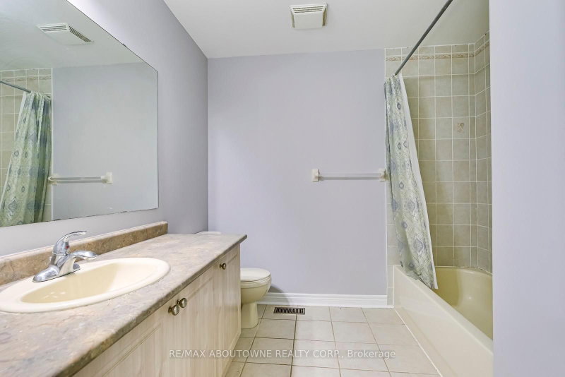 2290 Woodmont Oakville,ON L6M 5A1 — Photo 37