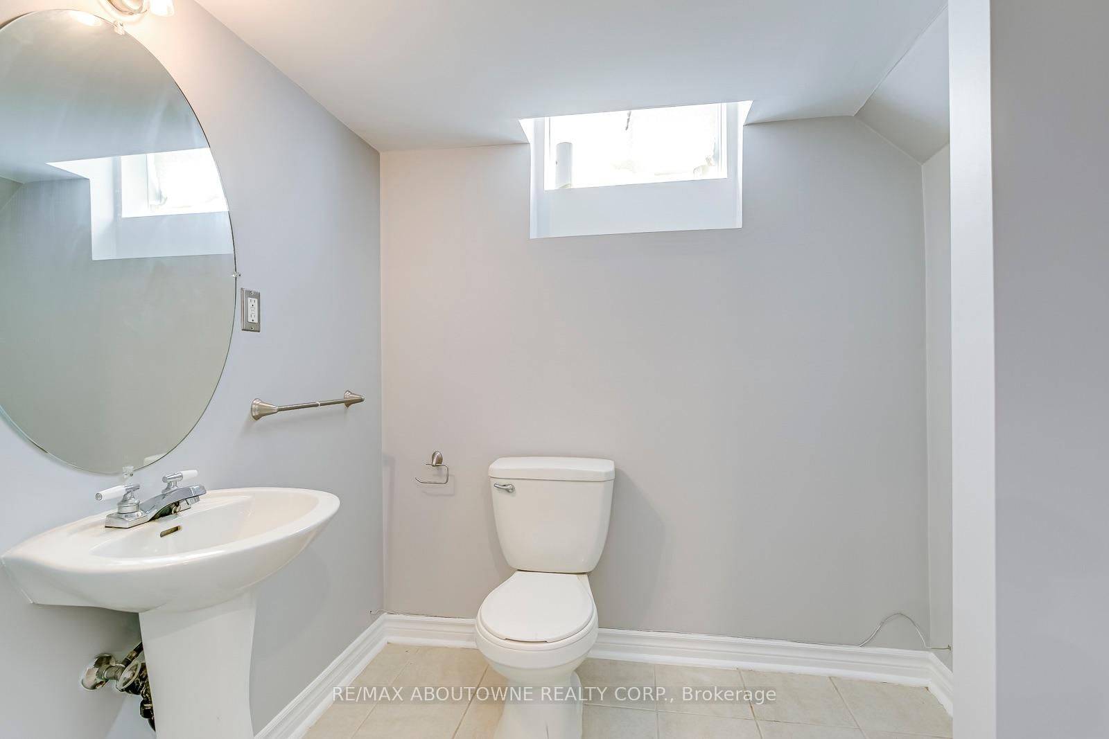 2290 Woodmont Oakville,ON L6M 5A1 — Photo 43