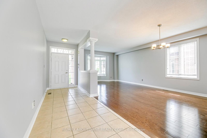 2290 Woodmont Oakville,ON L6M 5A1 — Photo 5