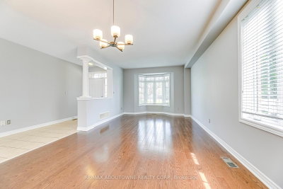 2290 Woodmont Oakville,ON L6M 5A1 — Photo 8