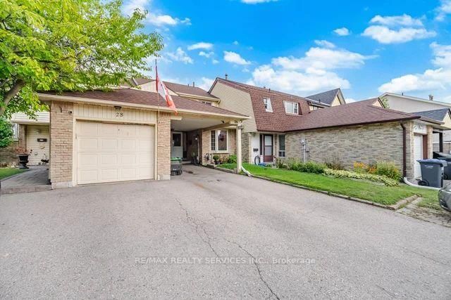 26 Fanshawe Drive • Brampton, ON photo 2