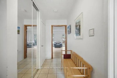 26 Fanshawe Drive • Brampton, ON photo 4