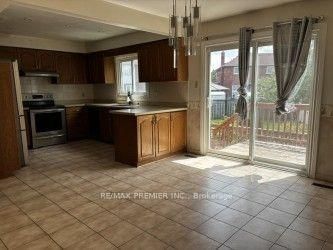 4464 Stonemill Crt, Mississauga, view 11